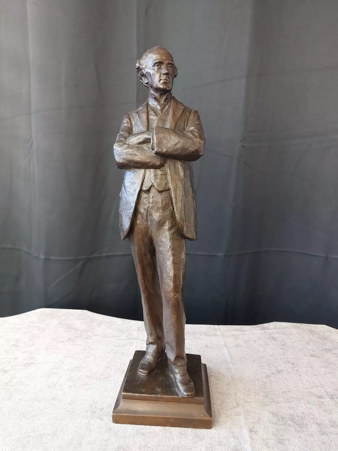 Sculpture homme debout